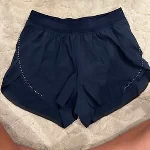 NWOT Lululemon Find Your Pace High Rise Shorts Size 4